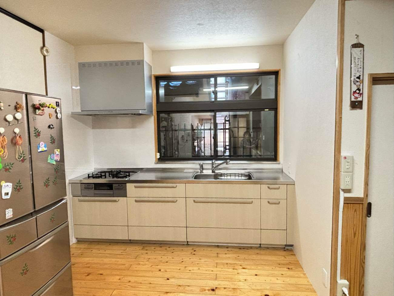 キッチン取り替え、玄関引戸取り替え工事