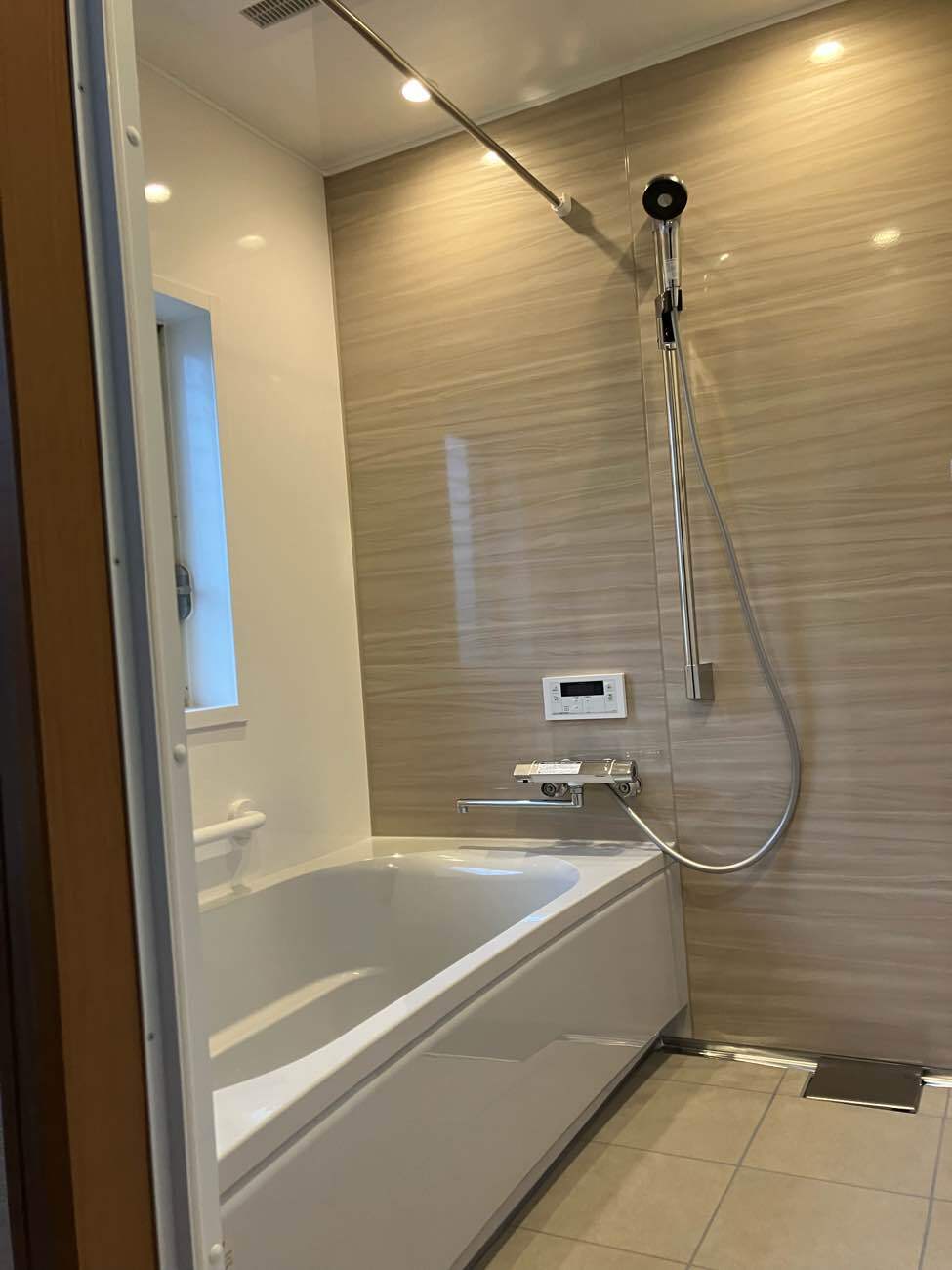 浴室改装、テラス屋根補修他工事