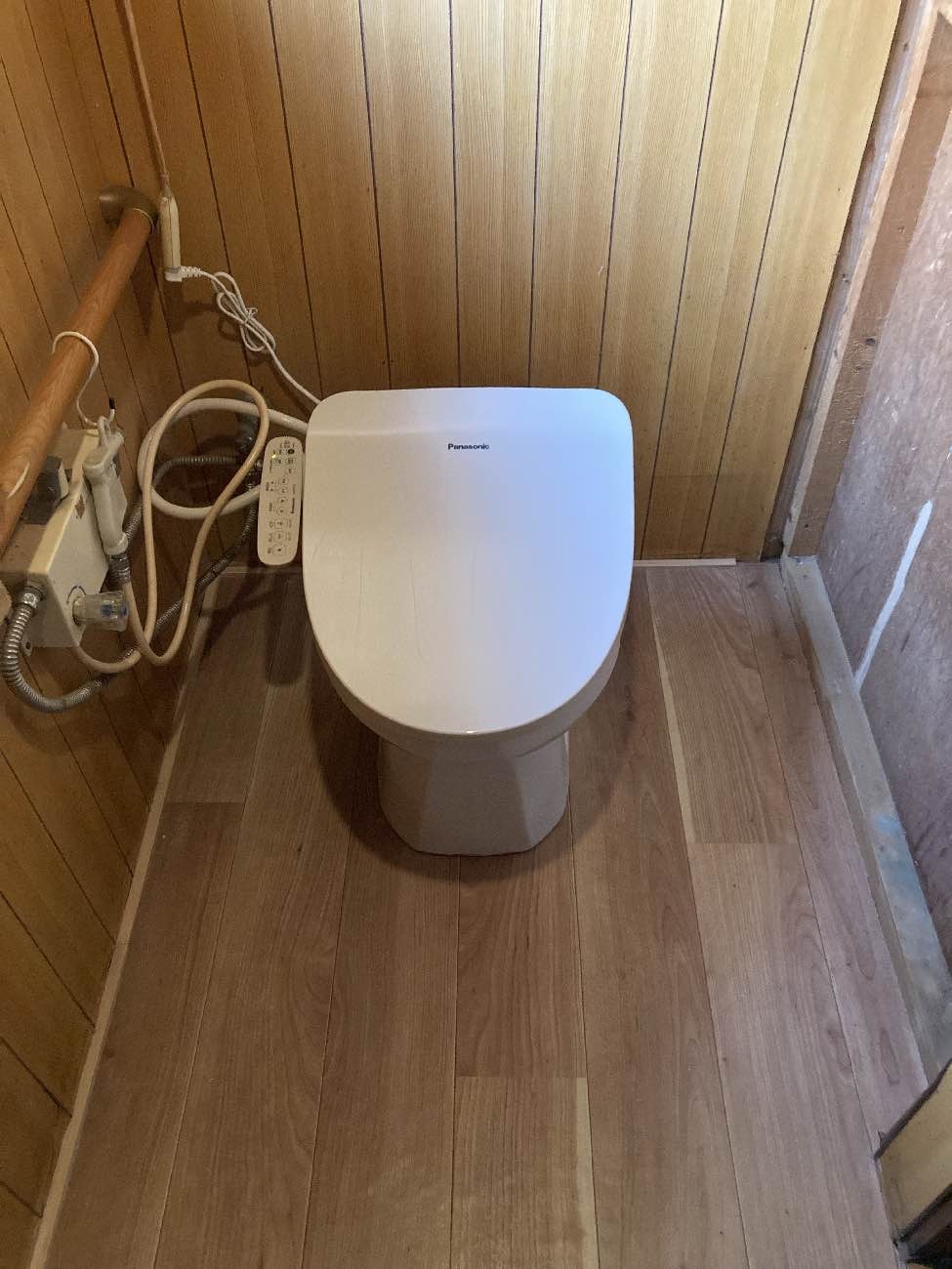 トイレ床補修工事